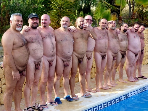 group-of-men-swimming-naked-11.jpg